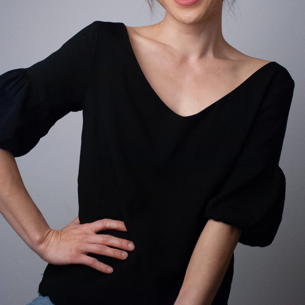 Club Monaco Black Enlalia V-Neck Puff Sleeve Blouse